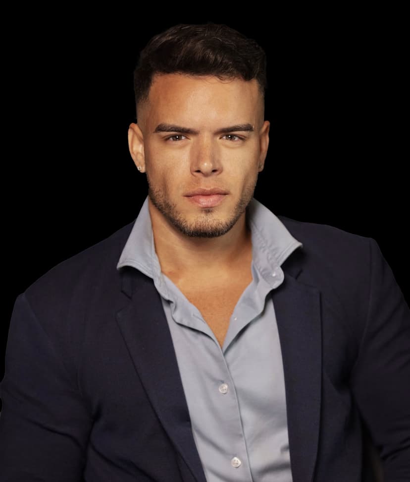Omar Alenzo - Host del Podcast